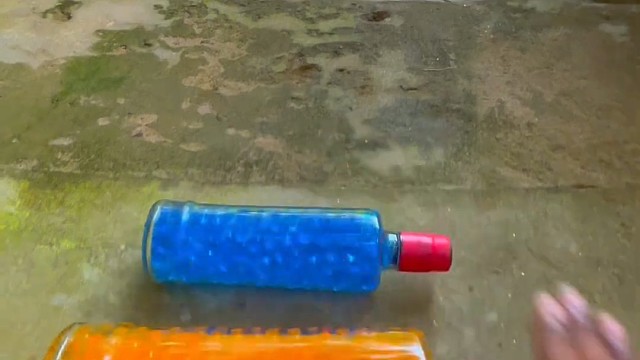 楼梯滚瓶子爆破解压时刻