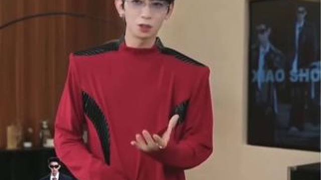 你是因为打底衫的品质和设计感去买单？还是它的价格？ #穿出高级感 #打底衫 #小瘦子男装