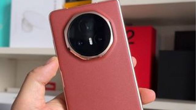 华为三折叠最大的影响被发现了#华为 #华为三折叠上手体验 #华为matext