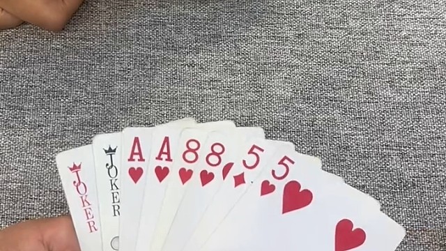 先出一队伍就出一对枪，就出王炸就完了