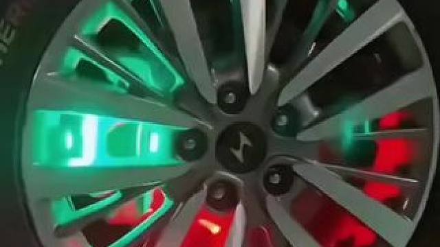 #把你的爱车打造的与众不同#最炫酷车灯   #玩转爱车 #警示灯 #汽车用品