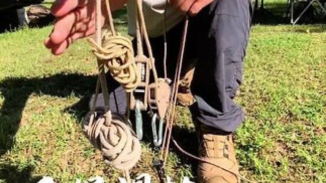 户外露营，简单方便的小工具，风绳滑轮紧绳器#户外露营 #高性能实用工具 #天幕搭建方法 #户外绳结