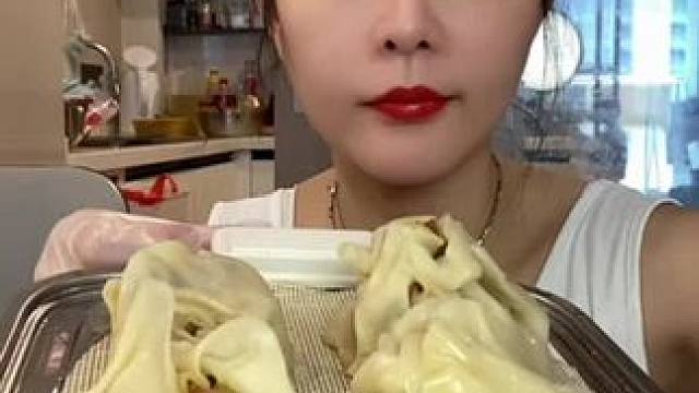 #哪些美食可以拯救没有食欲的日子 #各地特色月饼上分大赛 #爱就是一起吃好多好多顿饭 #从来没吃过这