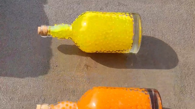 楼梯滚瓶子爆破解压时刻