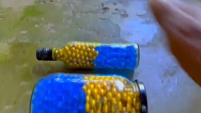 楼梯滚瓶子爆破解压时刻