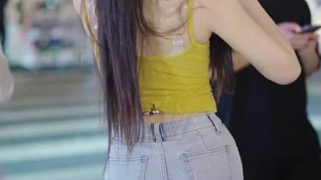 这个女生是谁呢#性感牛仔裤 #极品身材