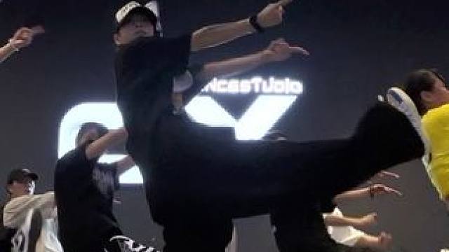 今天魂还在家睡觉#原创编舞 #一学就会系列 #雪灵编舞 #swag