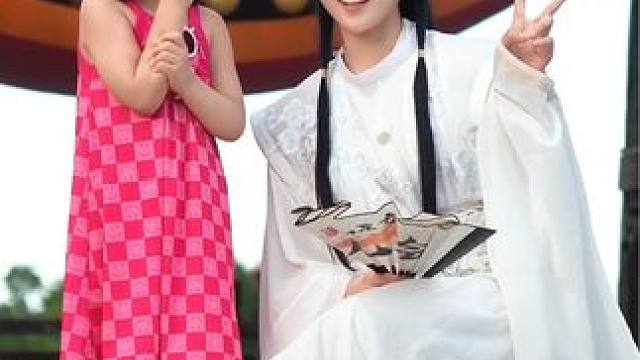 在景区遇到的小可爱～～ #古风 #萌娃