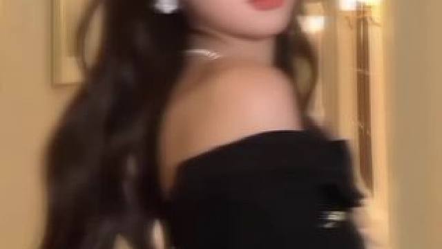 啊啊啊！美到窒息的黑色蓬蓬裙！#小黑裙显瘦 #辣妹 #超会穿 #早秋新款 #氛围感拉满