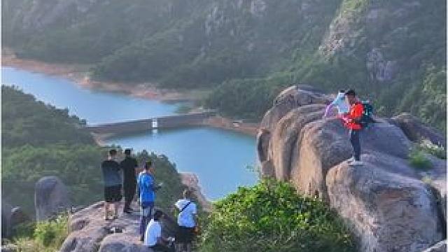 大罗山，是心灵的栖息地，是自然的馈赠。在这里，你可以忘却尘世的喧嚣与烦恼，尽情享受大自然的宁静与美好