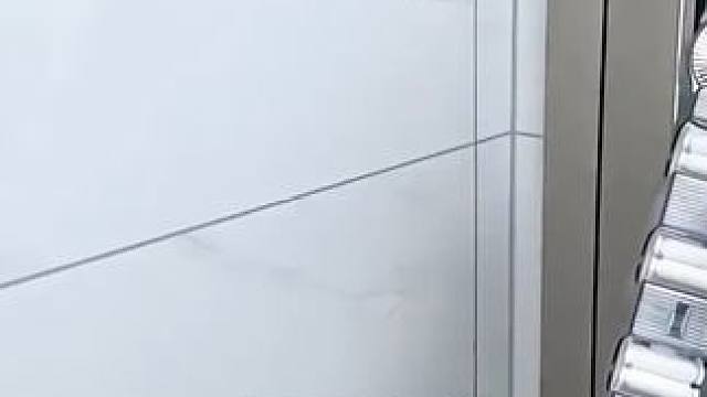 浴室拖把扫把上墙收纳，不占空间#拖把夹  #吸盘拖把夹 #拖把架  #收纳架  #实用省空间