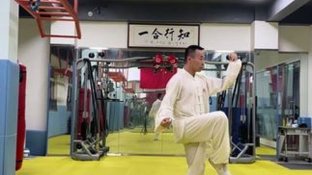 “要学太阳一样，只是发出光和热，每个人接收阳光的反应和收获不同，有人觉得刺眼，有人觉得温暖，有人甚至