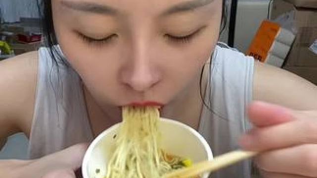 #哪些美食可以拯救没有食欲的日子 #不敢想象这一口多好吃 #从来没吃过这么好吃的东西 #深夜放毒系列