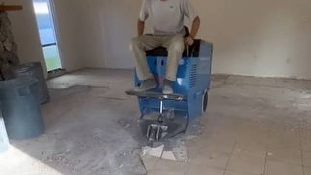 国外的瓷砖快速去除方法#dou上热门 #专业的事交给专业的人来做更靠谱 #是时候展现真正的技术了 #