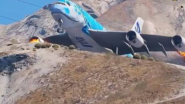 模拟器：飞机蹭着山顶而过，接下来连撞三次#飞机