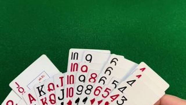 #是时候展现真正的技术了 #斗地主的百种姿势 #四人斗地主 #不管牌咋样气势不能输