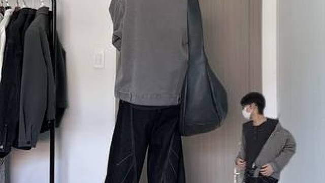 秋冬是适合叠穿的季节#cleanfit #ootd穿搭 #氛围感 #秋冬氛围感 #会穿搭的男生有多加