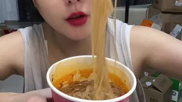 #不敢想象这一口多好吃 #深夜放毒系列之让你饿的睡不着 #从来没吃过这么好吃的东西 #简简单单吃顿大