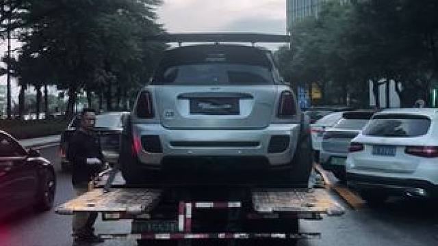 Showcar 出行的标准方式
#我与汽车的日常 #改装车 #低趴姿态 #mini #撸车日常