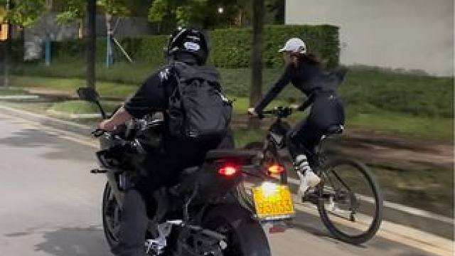 这就是摩托车跟自行车友好的见面#机车 #赛550s