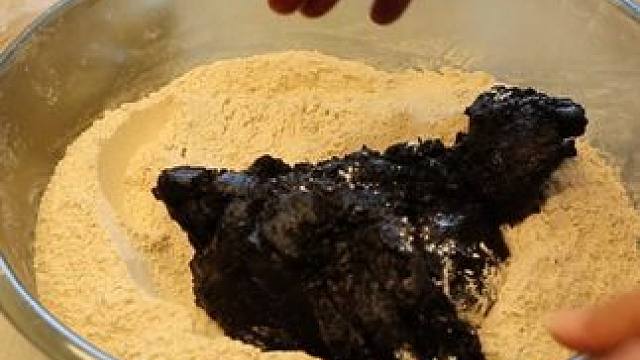 野钓鲢鳙就做最好用的鱼饵粑粑鲢鳙饵你会做吗？ 野钓鲢鳙
就做最好用的鱼饵
粑粑鲢鳙饵
你会做吗？
#