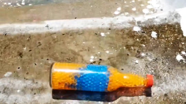 楼梯滚瓶子爆破解压时刻