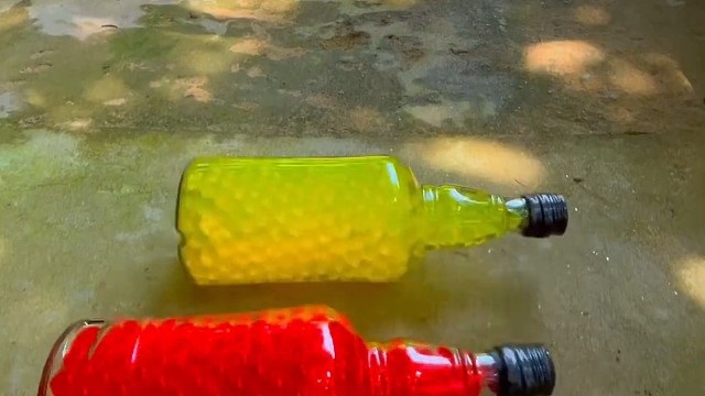 楼梯滚瓶子爆破解压时刻