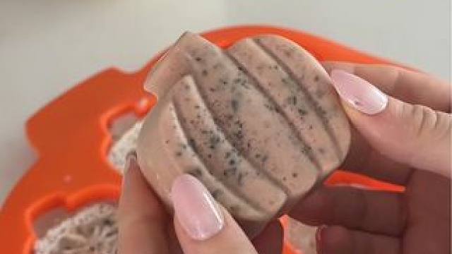 沉浸式手工制作vlog｜精致女人沉浸式自制香皂vlog～✨☺️ 
#自制香皂 #香皂制作 #diy自