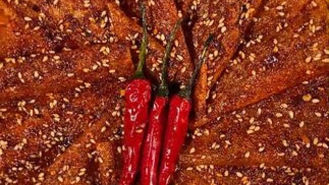 喜欢吃辣的宝子一定要尝尝这个爆辣大辣片！#好吃到停不下来 #无辣不欢 #辣条