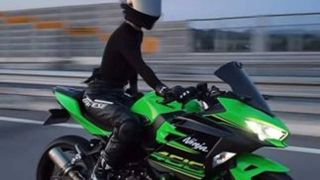 及时行乐，人生也就三万多天
#机车 #川崎ninja400