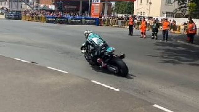 赛道起飞 视觉冲击#motogp #曼岛tt #wsbk