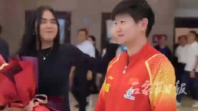 孙颖莎和迪亚兹在正定约定WTT中国大满贯见！莎宝的英语我竟然能全听懂，太厉害了我