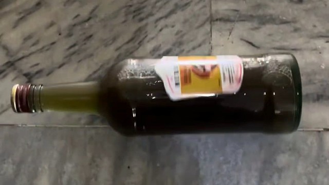 楼梯滚瓶子爆破解压时刻