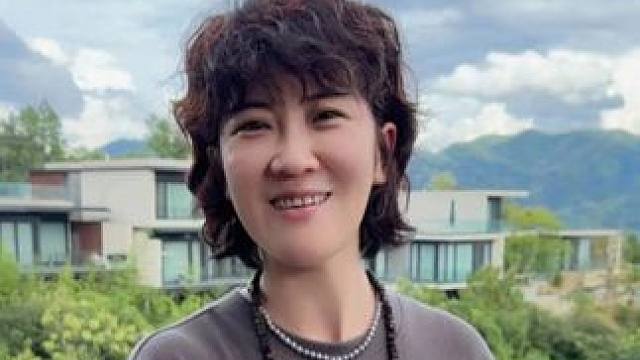 高端的产品就要配高端的景色，在山清水秀的地方来播彤人秘专场，超多新品上新，快快点好预约！