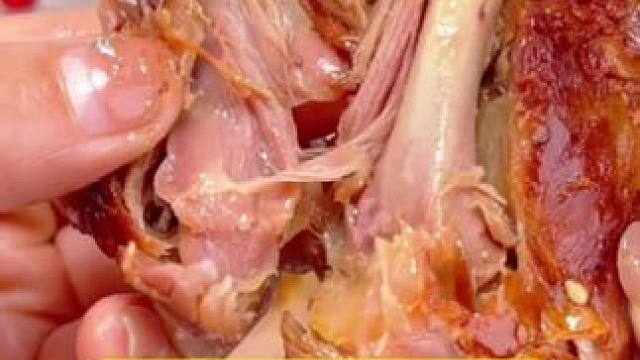 乡巴佬大鸭腿#好吃不贵经济实惠 #卤味熟食 #鸭货卤味 #舌尖上的美食 #零食推荐