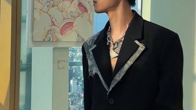 论穿搭的重要性 #高雅与浪漫的代名词 #不小心拿下了秋冬大刊封面 #小瘦子男装