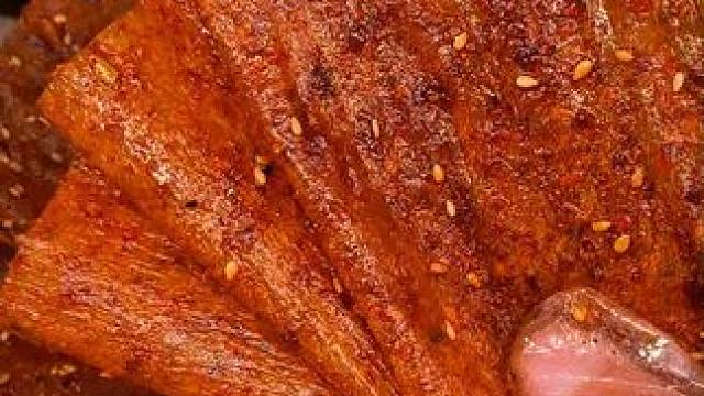 我一定要把这个大辣片安利给所有无辣不欢的宝子，香香辣辣超过瘾#好吃到停不下来 #妈呀太香了 #辣条