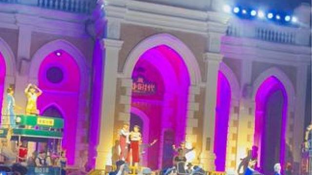 电影小镇 国庆节就来这吧…#现场直击 #郑州电影小镇 #演出现场拍摄 #河南刚哥#志刚在路上