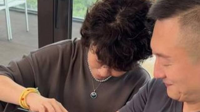 听说抹不抹精油对面霜的吸收差别很大，这是不是真的？咱一起做个实验来看看！