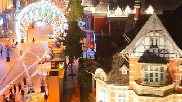 大连俄罗斯风情街，建筑很有特色夜晚灯光很美，但游客稀少。#国庆小众旅游城市推荐 #我的城市由我拍 #