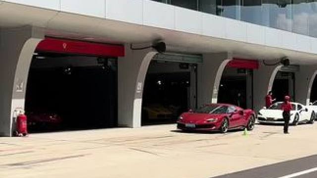 法拉利车主赛道日.大家一起出来遛马啦。 #法拉利 #我与汽车的日常 #ferrari #法拉利赛道日