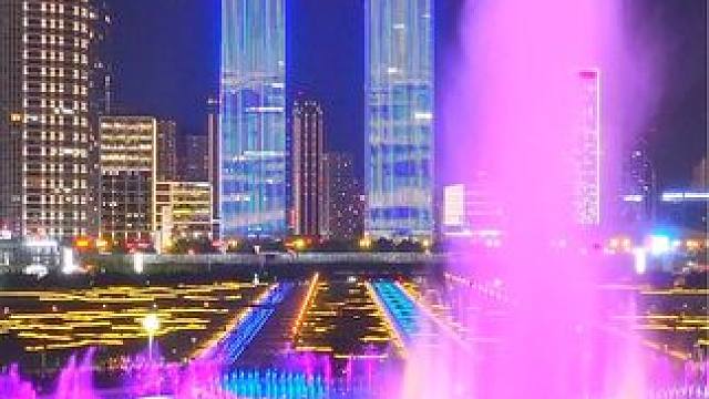 星海广场音乐喷泉，已成为大连这座城市不可错过的标志性景观。#国庆小众旅游城市推荐 #我的城市由我拍 