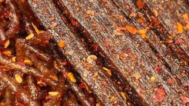 吃起来又麻又辣，一口下去嚼劲十足，满嘴爆汁，是真的香#好吃到停不下来 #无辣不欢 #哎呀妈呀太香了