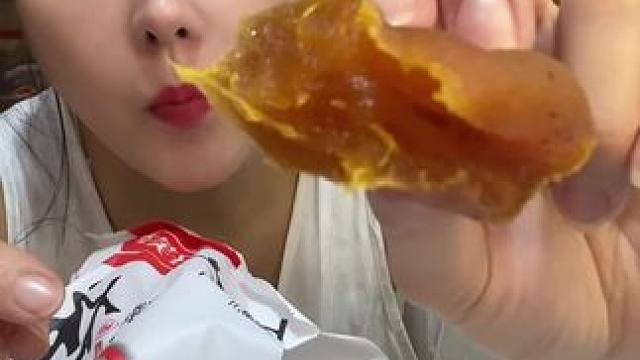 准备开播啦❤️#南方人是怎么吃月饼的 #就问你们馋不馋就完了  #从来没吃过这么好吃的东西 #好吃的