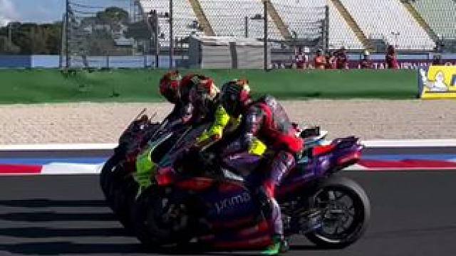 motogp顶级车手弹射起飞！这辈子总值得去现场体验一次motogp吧?感受一下速度与激情，男人的快