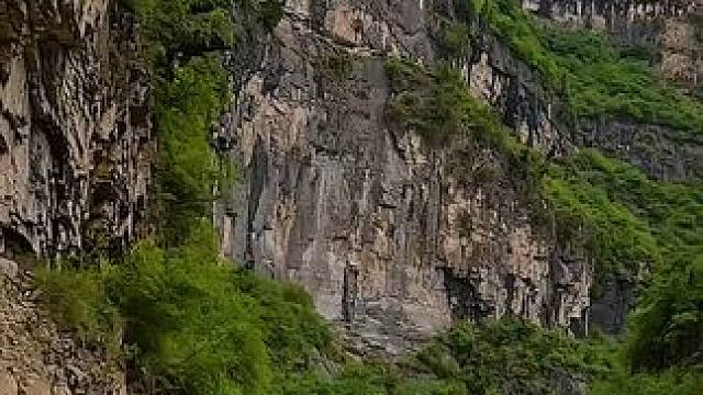 山西长治市平顺县古石线公路（神龙湾挂壁公路）沿途太行山景色 #公路旅行  #最美的风景在路上 #旅行