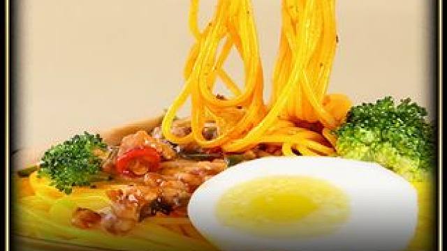 东北鲜玉米面条真的很好吃，口感筋道爽滑而且还是粗粮细作 #玉米面条  #粗粮细作