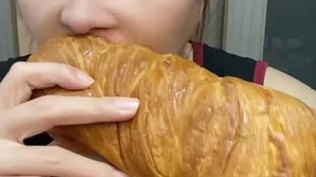 #吃货的世界唯有美食不可辜负 #不敢想象这一口多好吃 #从来没吃过这么好吃的东西 #好好吃饭好好生活