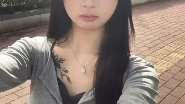 在发光和发热之间，我选择发疯。