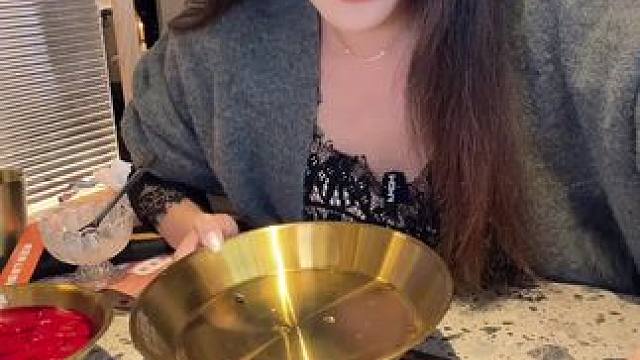 0碱发的毛肚。大名鼎鼎的千层肚火锅大王，吃毛肚比嗦面还过瘾，月满大江冲鸭！#火锅约起来 #乌鲁木齐千